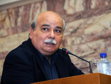 «Πόρτα» Ν. Βούτση στα απόρρητα έγγραφα του Α. Λοβέρδου - Στο ίδιο μήκος κύματος με το ΥΠΕΞ